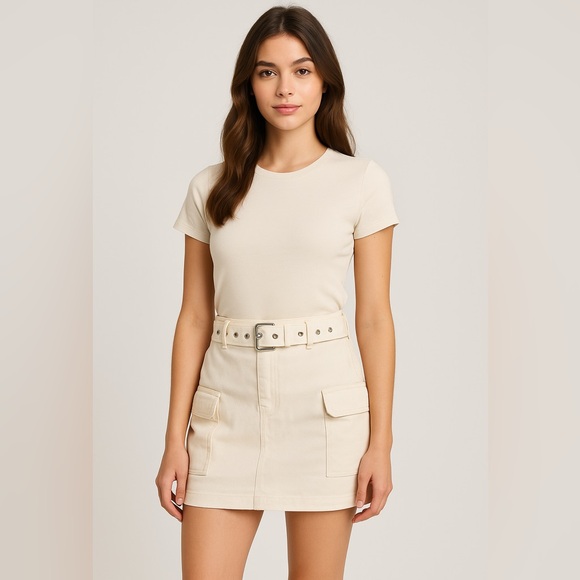 Juicy Couture Dresses & Skirts - Juicy Couture White Zippered cargo skirt with belt size extra large